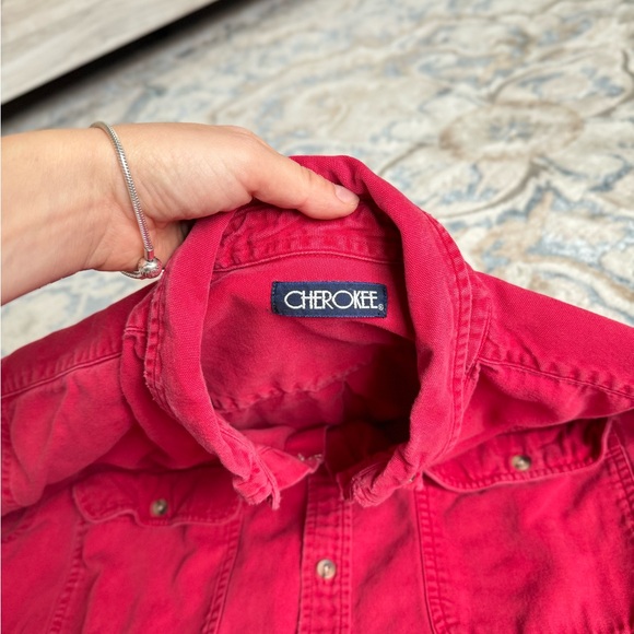 Cherokee heavy cotton gorgeous red distressed button down shirt women’s size M - Picture 7 of 7